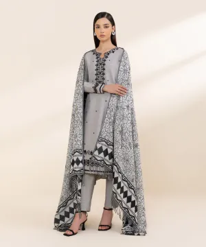 3 Piece - Embroidered Light Khaddar Suit